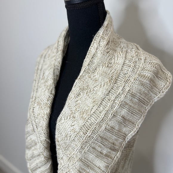 Its Our Time Beige Sleeveless Knit Front Open Women's Cardigan (Medium) - Picture 4 of 8